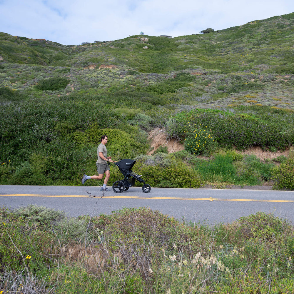 Bumbleride - Speed - Black - Lifestyle 04 - Jogging Stroller - 2024 New Collection